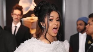 Cardi B Mengatakan 'Shit Is Gettin' Real 'Saat Pandemi Virus Korona Mengungkap Celah Dalam Kapitalisme Selebriti